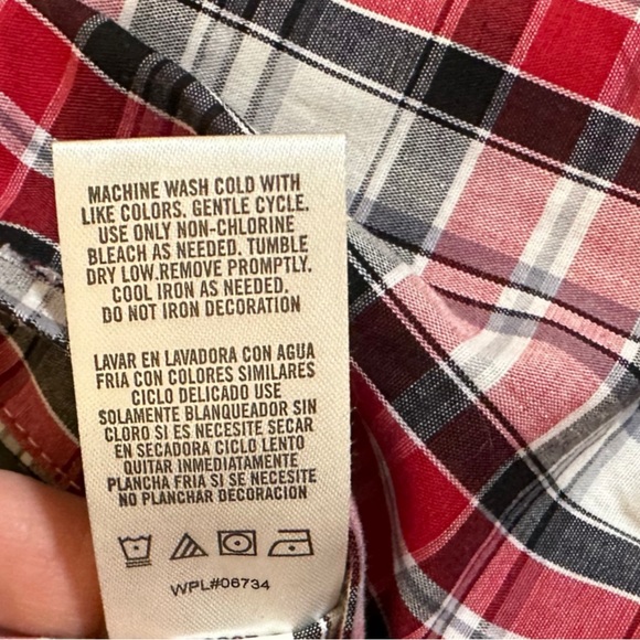 Van Heusen Button Down Shirt Black Red Gray White Plaid Boys Size 7 LIKE NEW! - Picture 6 of 6